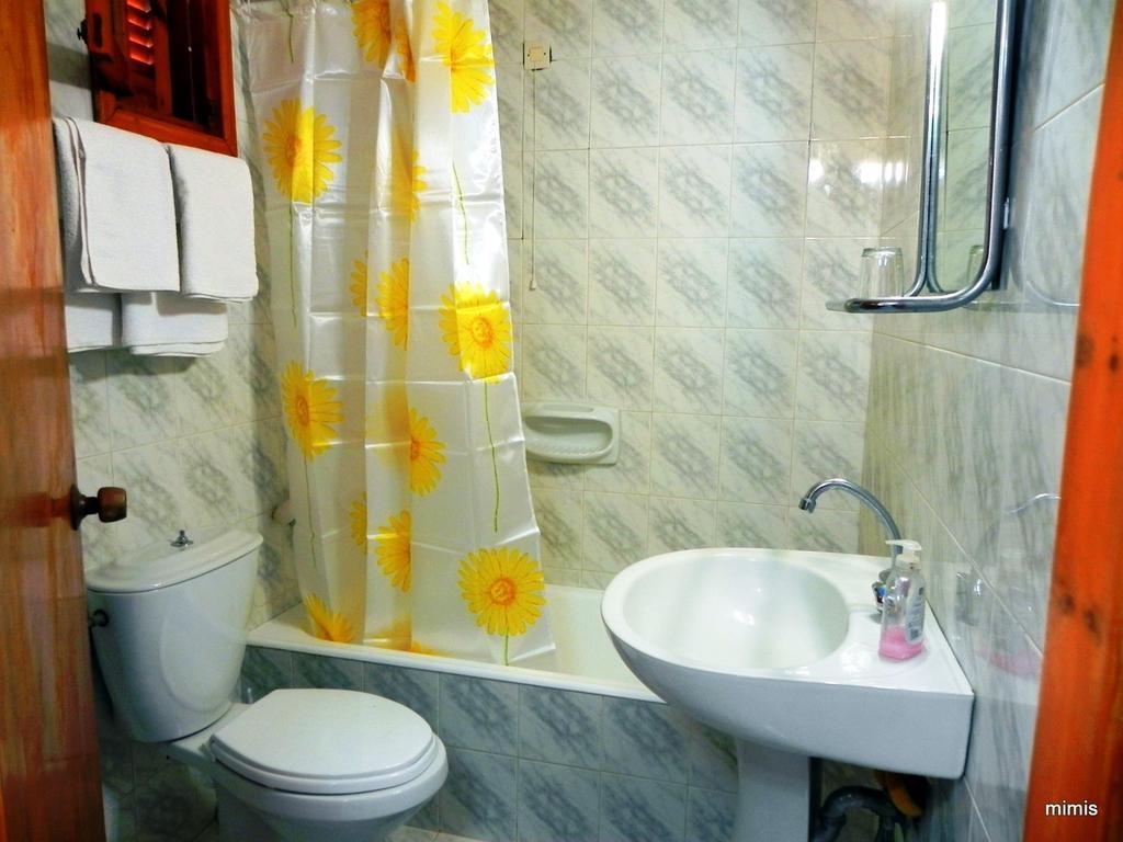 Mihalis Studios Lakki  Phòng bức ảnh