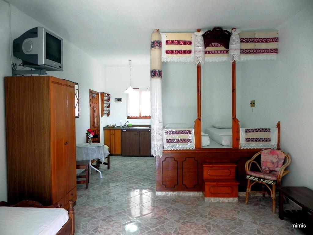 Mihalis Studios Lakki  Phòng bức ảnh