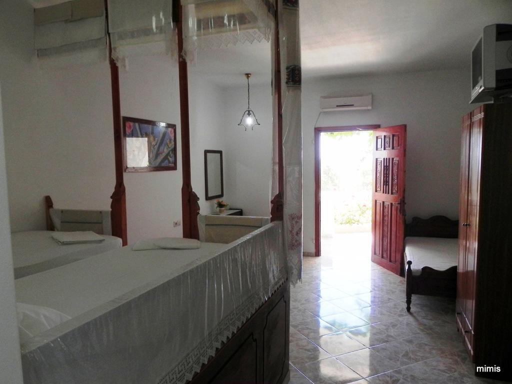Mihalis Studios Lakki  Phòng bức ảnh